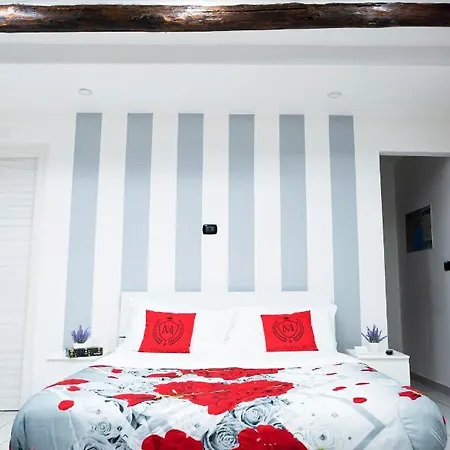 Holiday home Montesantogroup House *