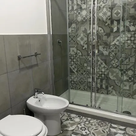 Montesantogroup House * Naples