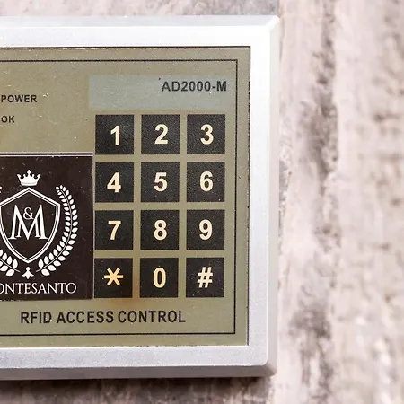 Hébergement de vacances Montesantogroup House *